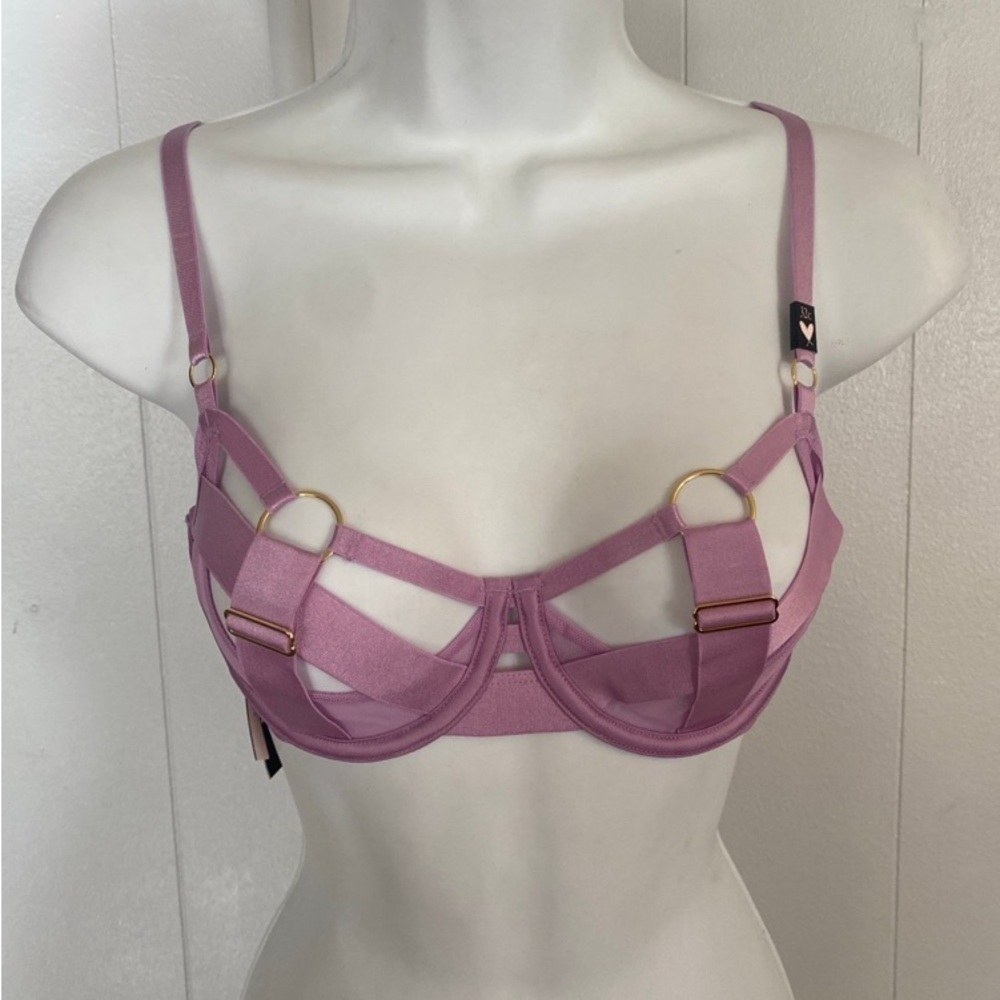 Victoria’s Secret Strappy Open Cup Demi Bra NWT size 32C - Picture 2 of 7